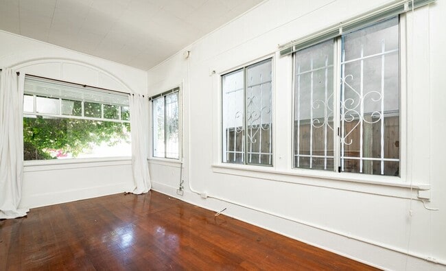 30 Dudley Ave