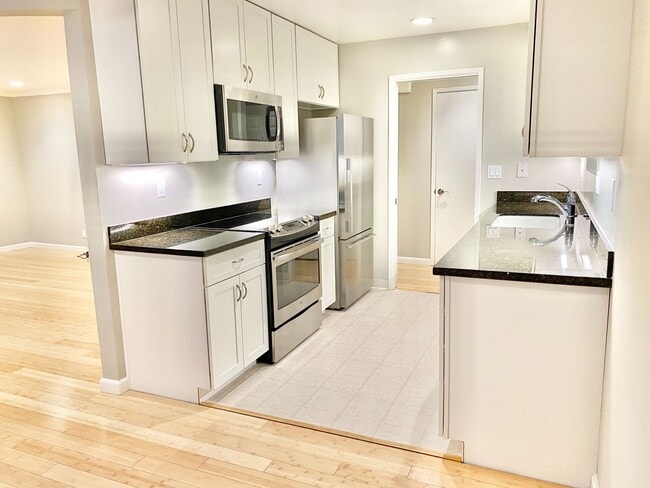 Photo - Noel Oaks Apartments