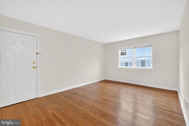 Photo - 415 N West St Unidad 6