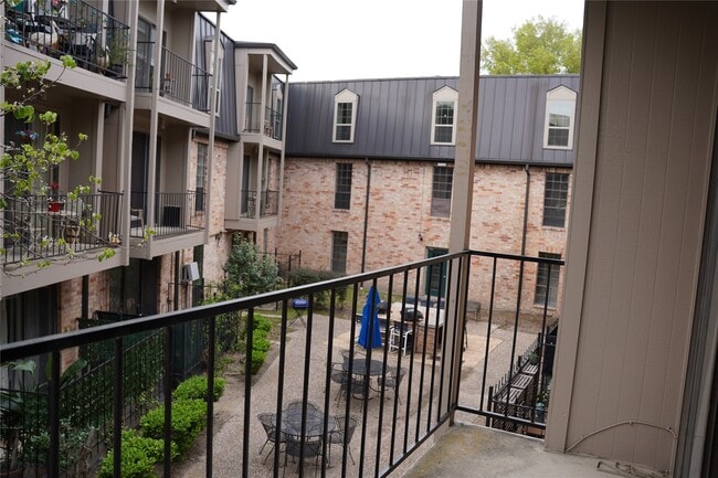 Photo - 2475 Underwood St Unit 291