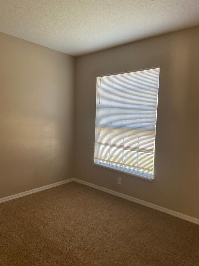 Photo - 628 Madina Cir