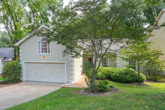 1004 Elmshade Ln