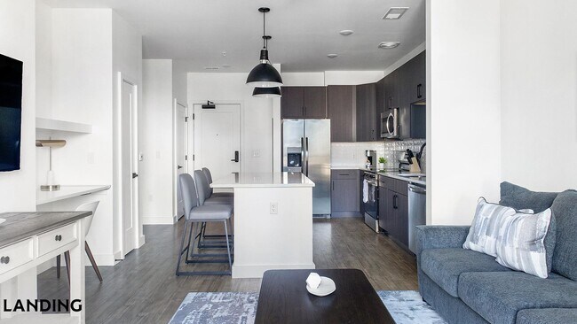 1007 S Mint St Unidad 817