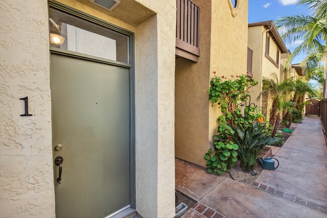 Photo - 4046 Iowa St Unidad 1