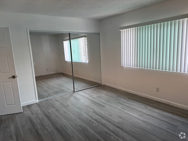Building Photo - 3618 Del Amo Blvd Unit #4 Rental