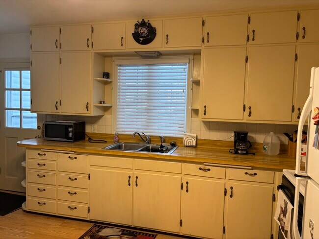 Photo - 23822 Amboy St