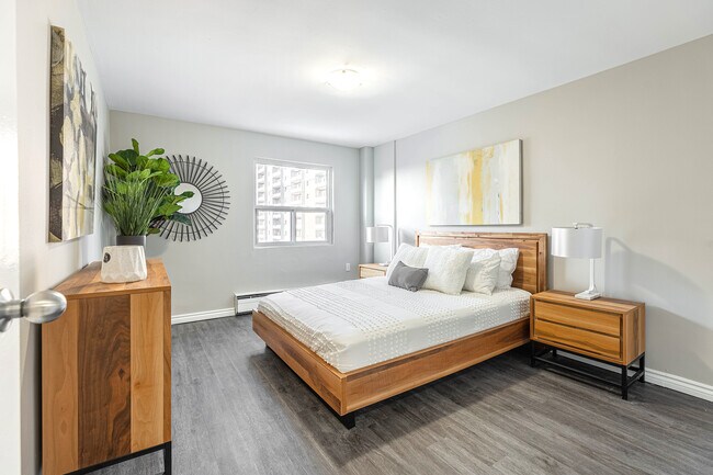 Photo - Newport Towers II