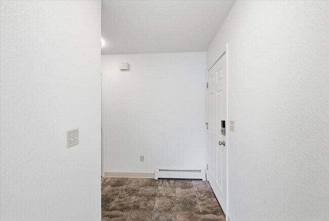 Photo - 900 N Wesglenn Cir Unit #2