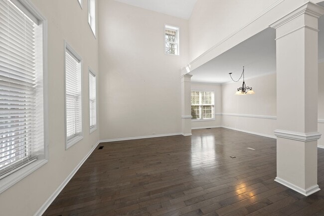 101 Palmwood Ct