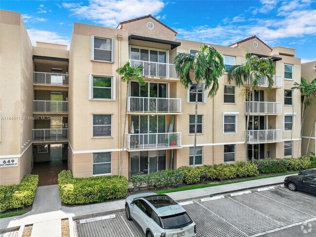 Building Photo - 649 E Sheridan St Unit 207 Rental