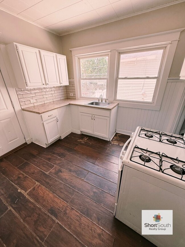 Photo - 58 Burton St SW Unit 2