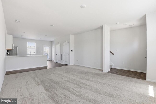 Photo - 521 Ridgely Blvd