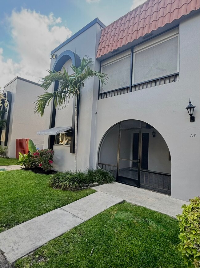 3851 NW 84th Ave Unidad 1A