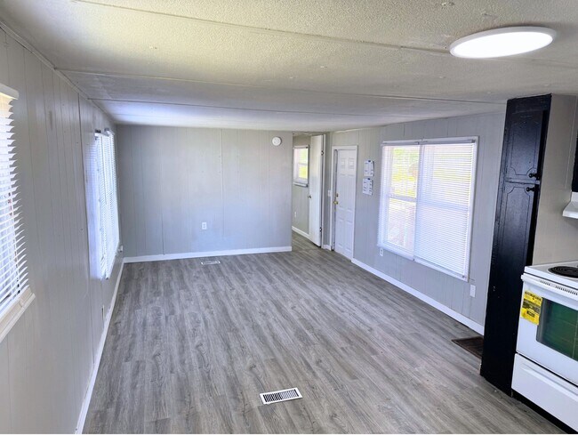 Photo - 661 N 19th St