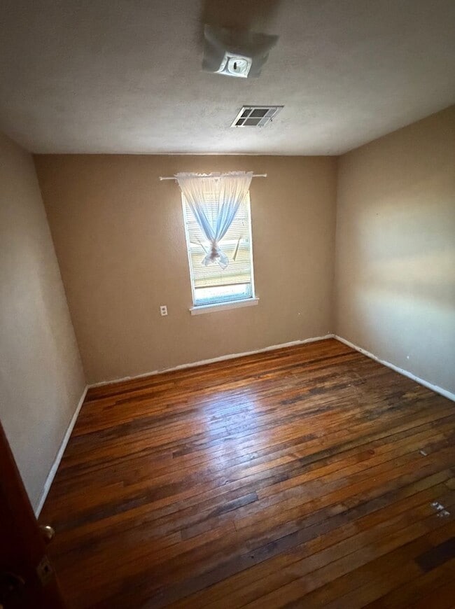 Photo - 3 bedroom 1 bath country home