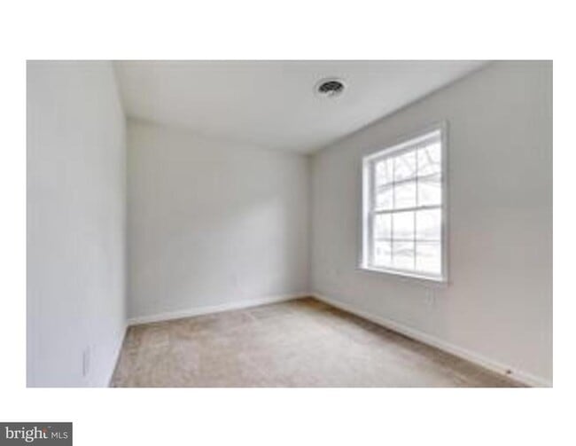 Building Photo - 8890 Fairlee Rd