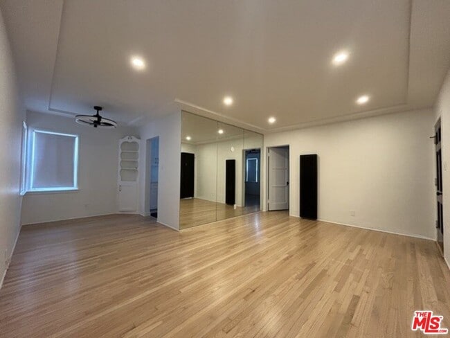 Building Photo - 10574 Ayres Ave