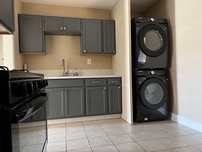 Photo - 574 N Wilson Ave