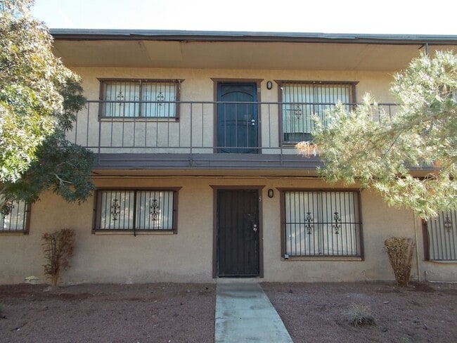 Building Photo - Cozy 1-Bed Condo in Las Vegas in Convenient Location Unit 5