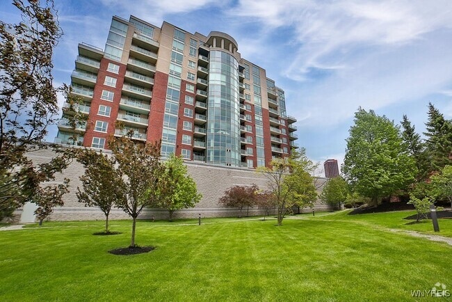 Building Photo - 132 Lakefront Blvd Rental