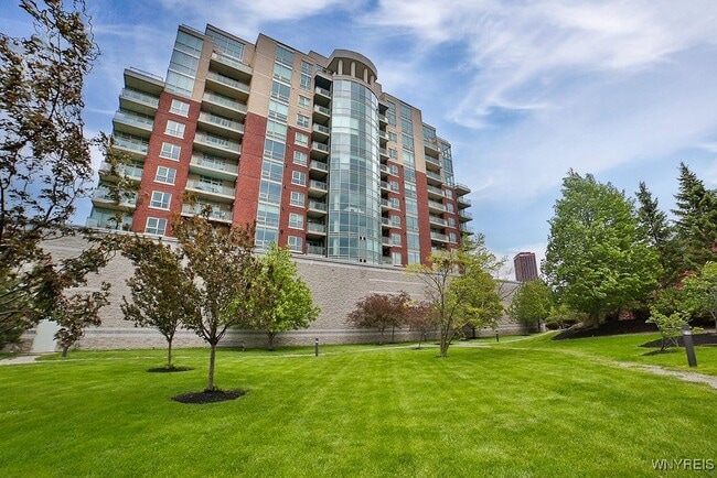 Building Photo - 132 Lakefront Blvd Rental
