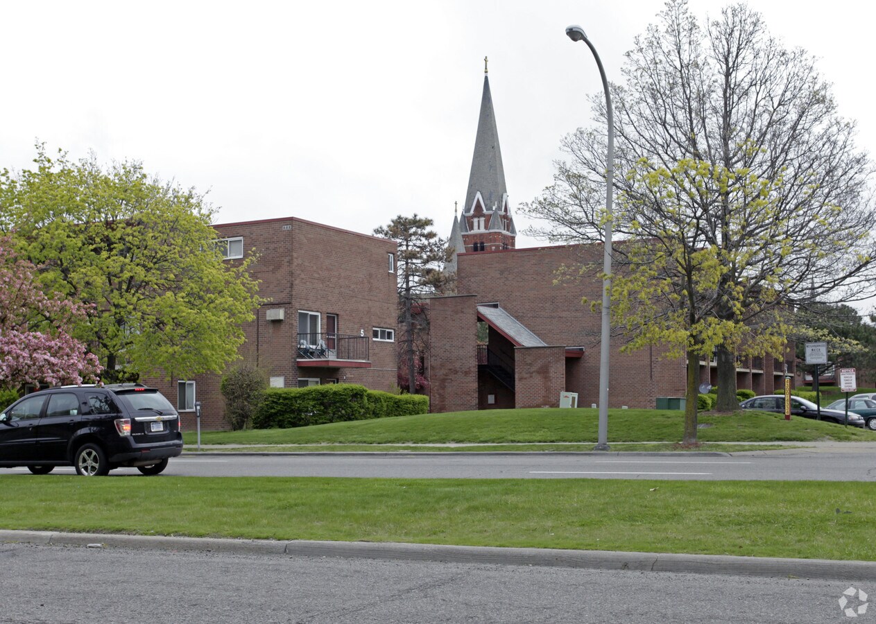 Medical Center Courts - Medical Center Courts