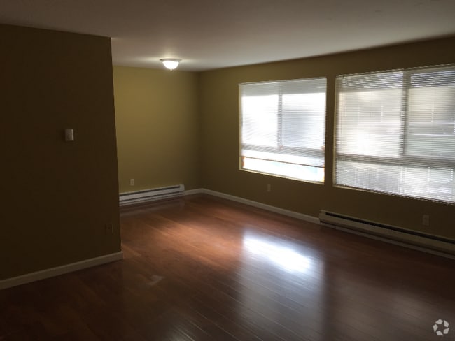Building Photo - 9445 Avondale Rd NE Unit 106 Rental