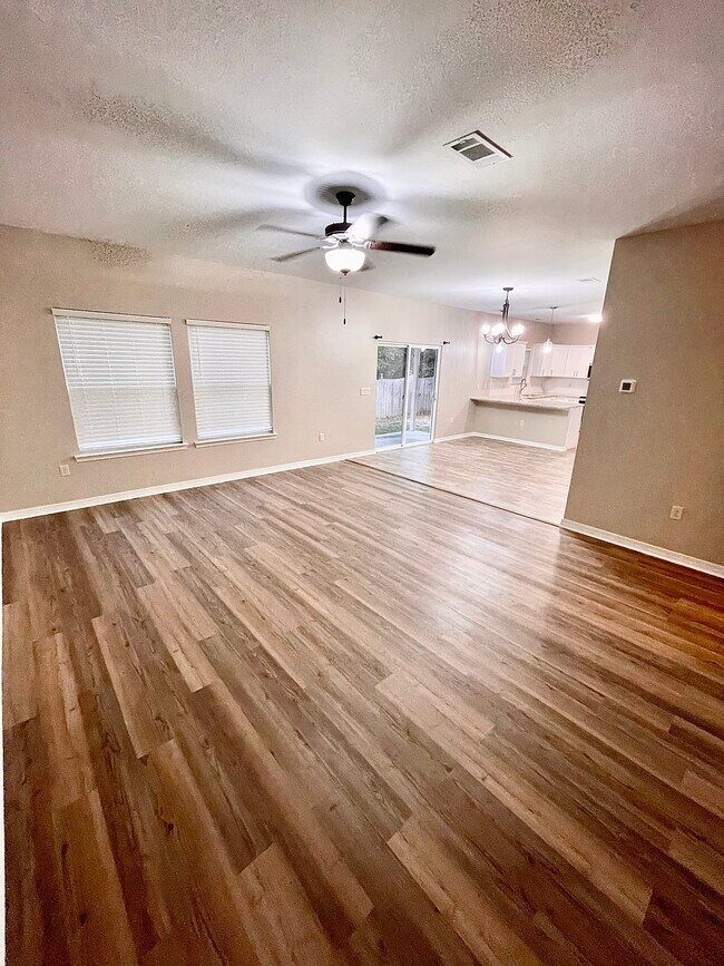 Photo - 164 Peoria Blvd