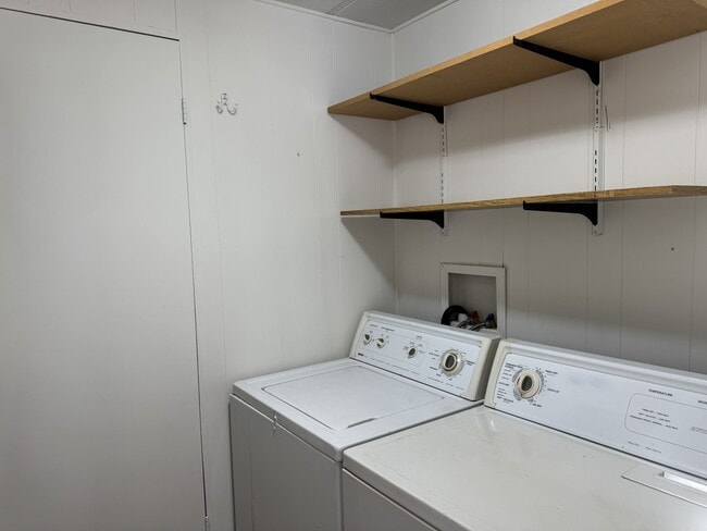 Photo - 1550 Packard Ave