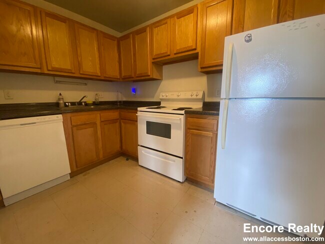 Photo - 306 Tappan St Unit #8