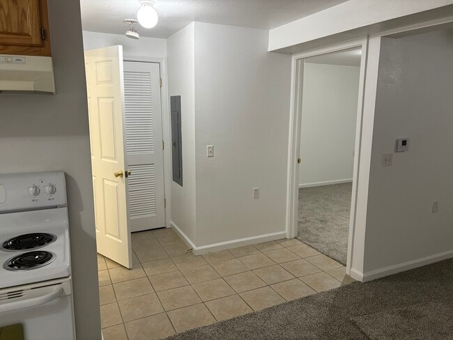 Photo - 2370 Old River Rd Unit F