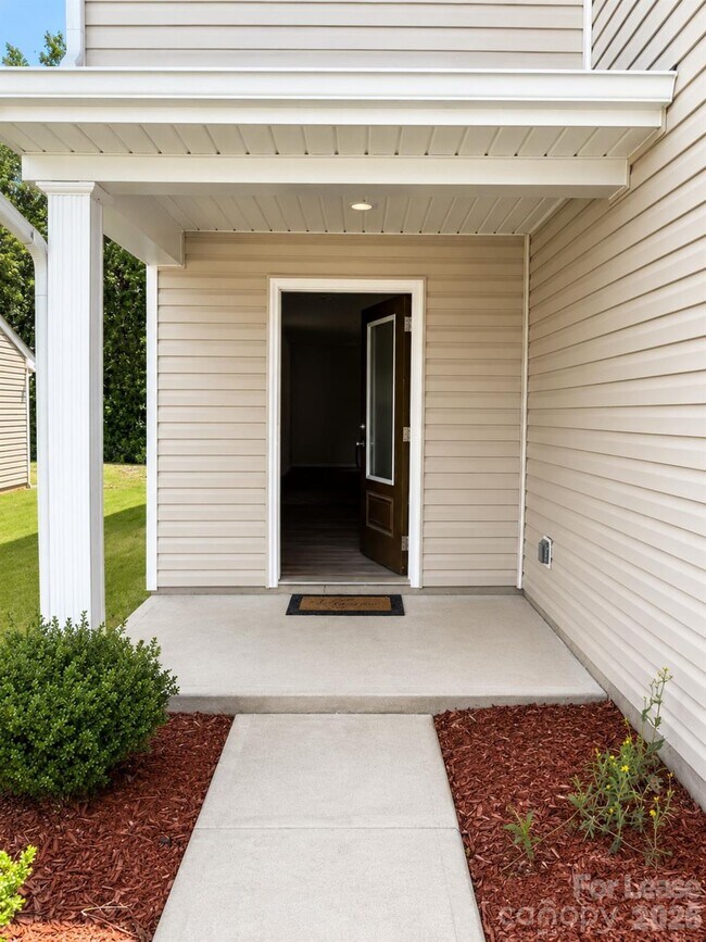 Photo - 1337 Nia Rd