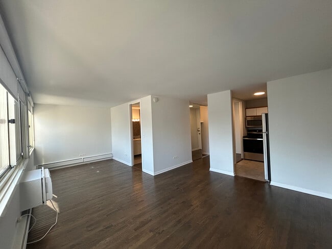 Photo - 1350 N Dearborn St