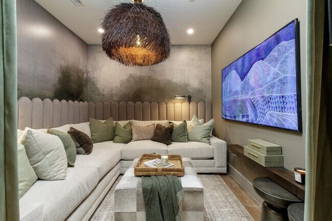 Photo - 2425 Peachtree Rd Unit 1006