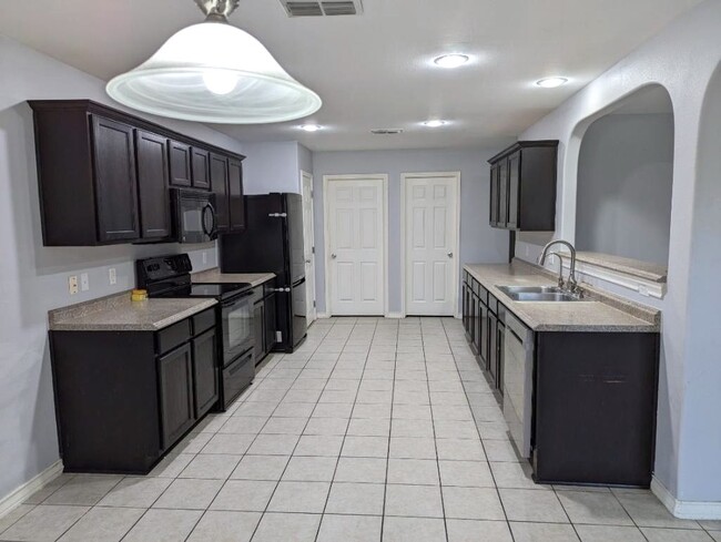 Kitchen - 3113 Obsidian House