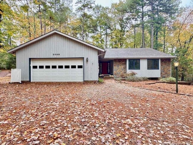 Building Photo - 3088 Fairway Woods