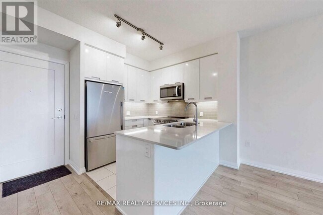 Photo - 35 Watergarden Dr Unit 1812