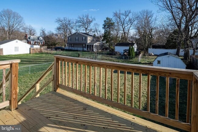 Terraza desde la cocina de arriba - 5005 Apache St