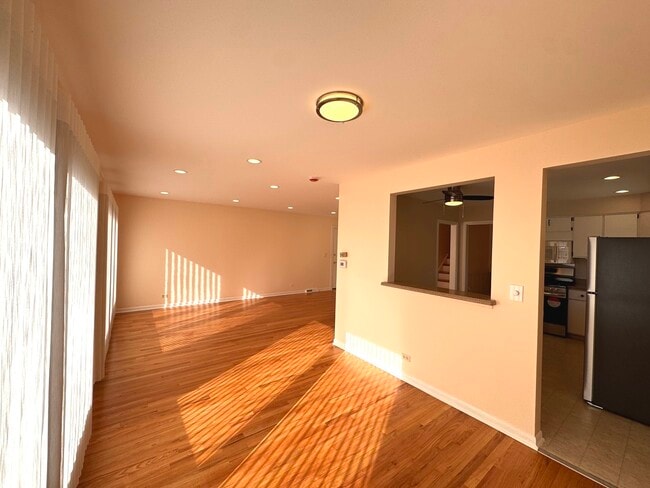 Photo - 1042 W Central Rd