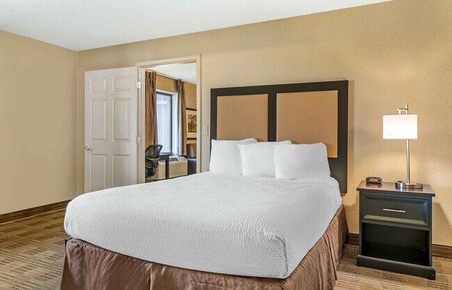 Furnished Studio-Detroit - Ann Arbor - University South