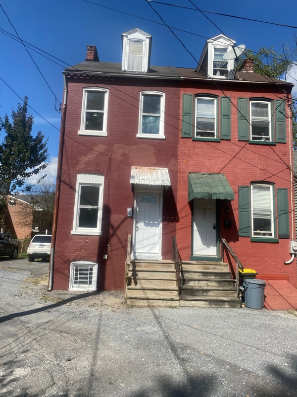 Photo - 552 1/2 W Grant St
