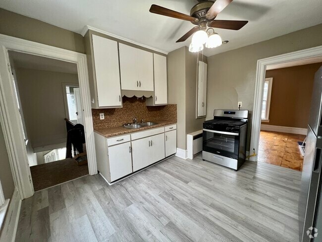 Building Photo - 251 Fayette St Unit 2 Rental