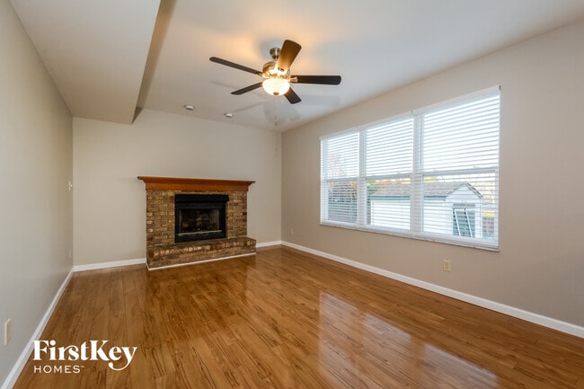 Photo - 284 Bluemont Ct