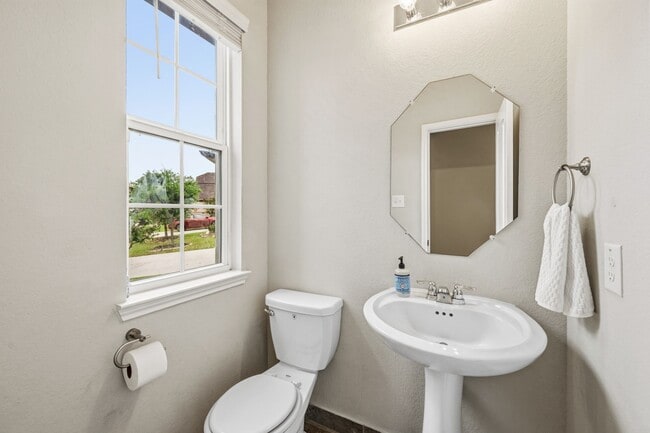 Photo - 17606 Virlogeux Ln