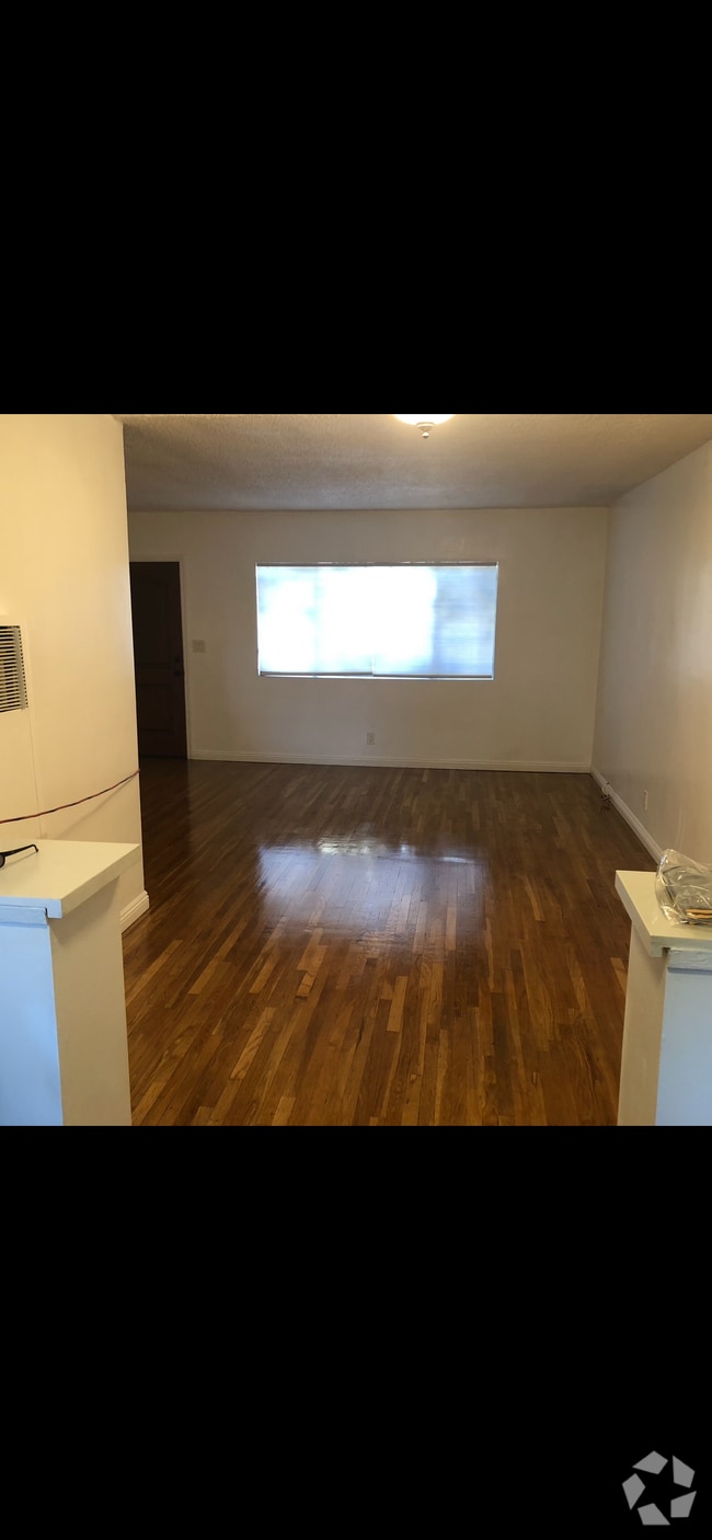 Building Photo - 3378 S Centinela Ave Unit B Rental
