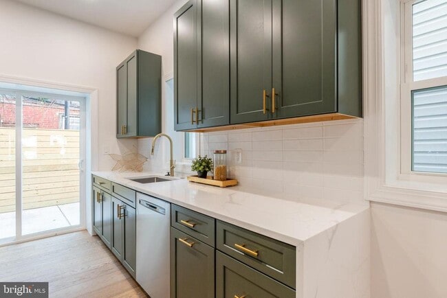Photo - 1842 N 4th St