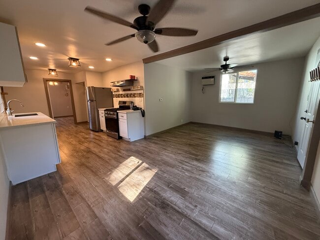 Photo - 2661 Newell St Unidad 2661 Newell St.