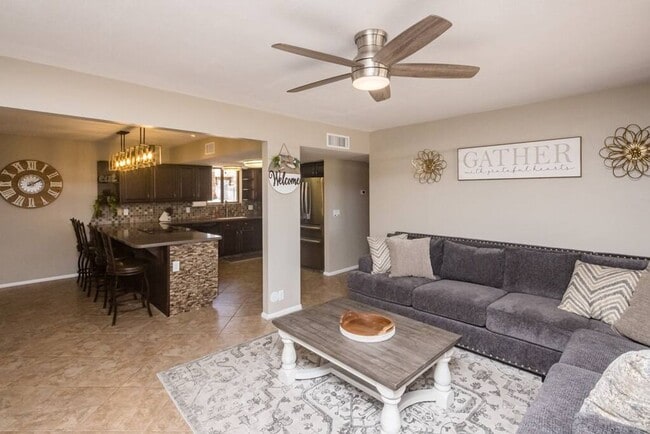 Photo - 4 Bedroom Pool Home Located Downtown