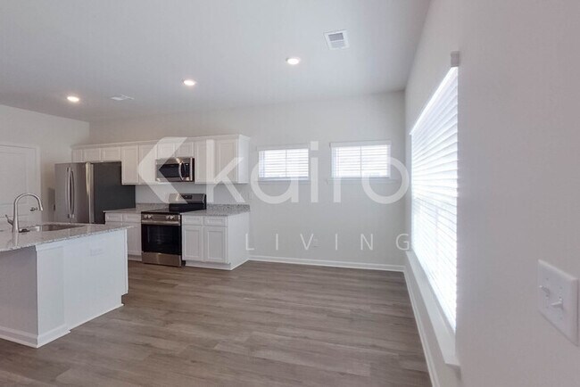 Photo - 2477 Banyon Cir