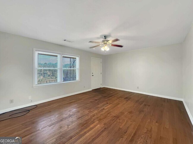 Photo - 514 Clover Dr Unit 5